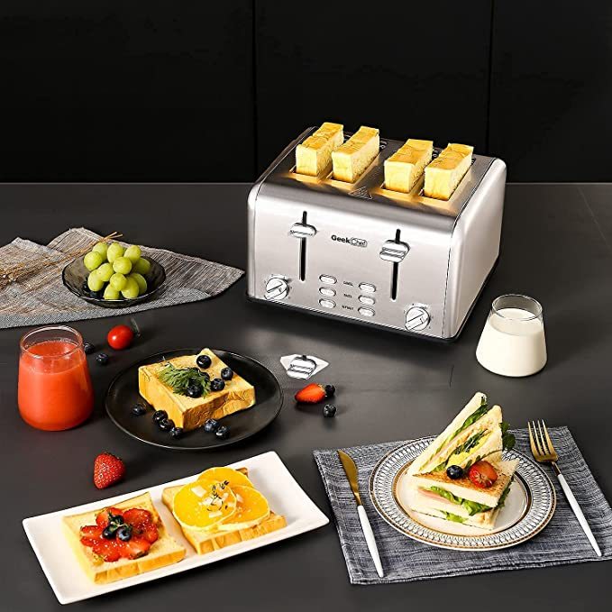 Grille-pain 4 tranches, Geek Chef en acier inoxydable avec fentes extra larges. Équipé de deux panneaux de contrôle indépendants avec fonctions bagel, décongélation et annulation.