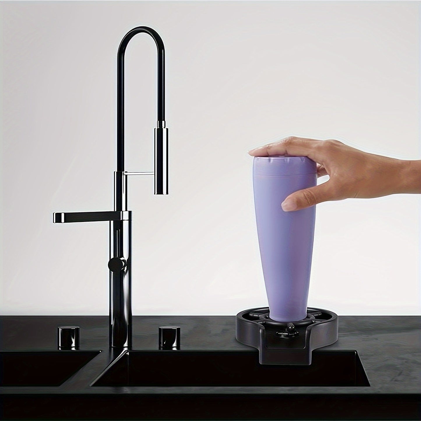 Kit de nettoyage automatique de verres à pression manuelle, avec tuyau de raccordement, idéal pour bars, restaurants et usage domestique.