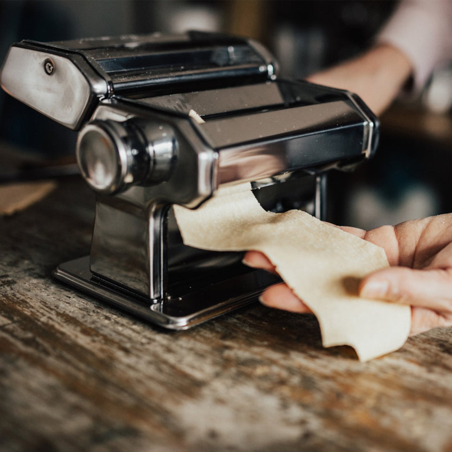 Machine à pâtes italienne, idéale pour préparer facilement pâtes fraîches maison