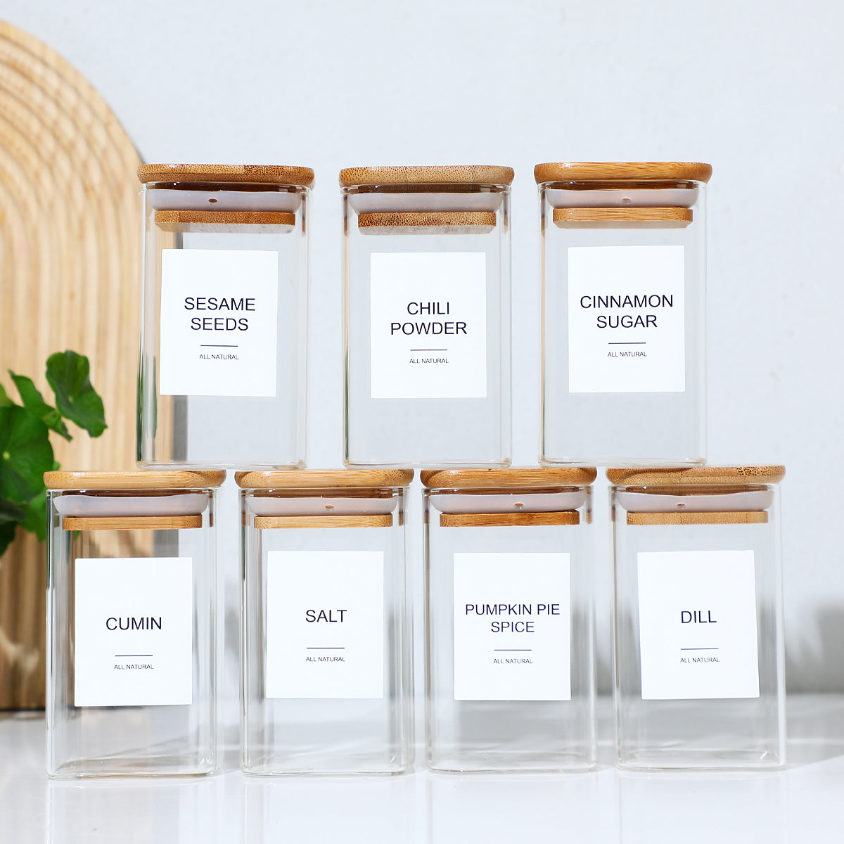 Lot de 24 pots carrés en verre 240 ml pour épices, sel, poivre ou condiments, avec bouchons pratiques.