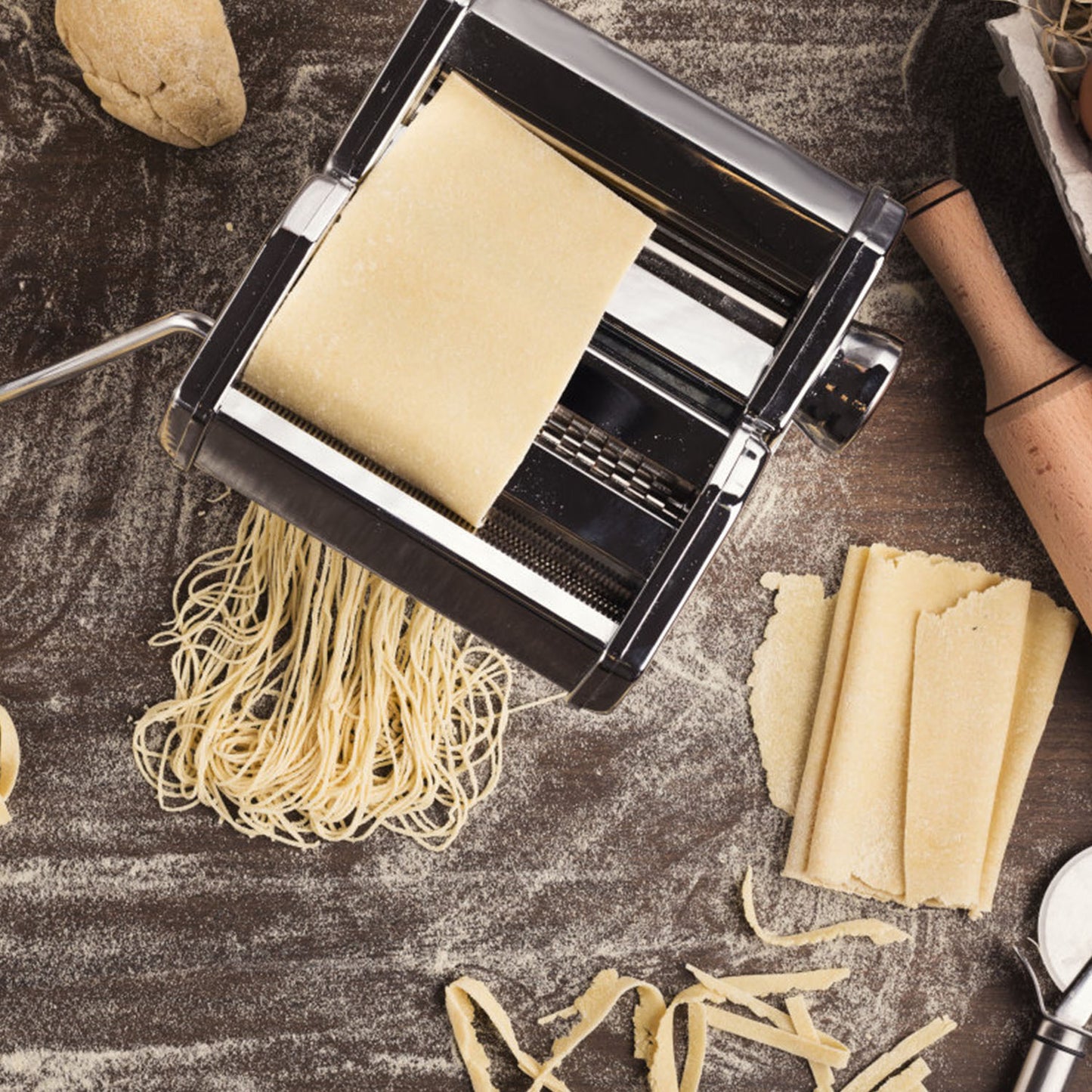 Machine à pâtes italienne, idéale pour préparer facilement pâtes fraîches maison